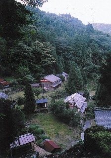 ���J