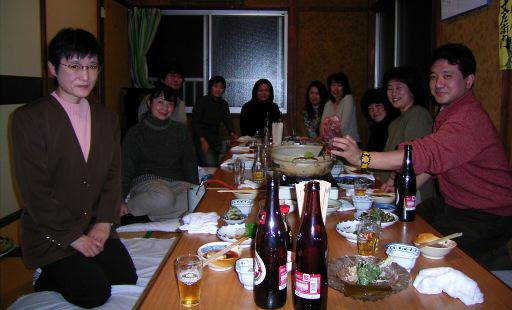 [Photo: conservator team in Shirahama 1]