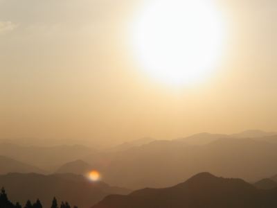 [Photo: Falling sun over Hatenashi yama]